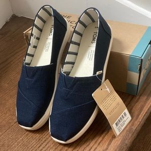 Navy Heritage Canvas Venice Collection Toms NWT